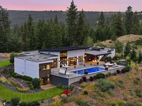 2 Acres of Land with Home for Sale in Spokane, Washington