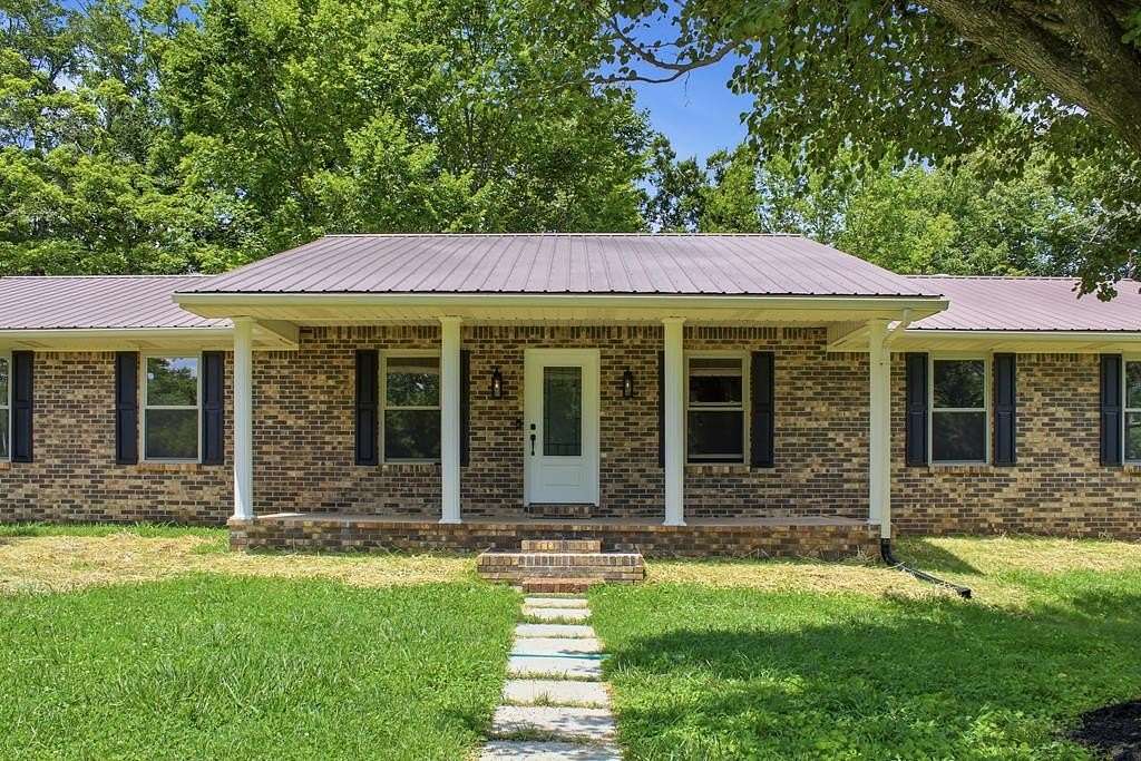 15.8 Acres of Land with Home for Sale in Bloomington Springs, Tennessee