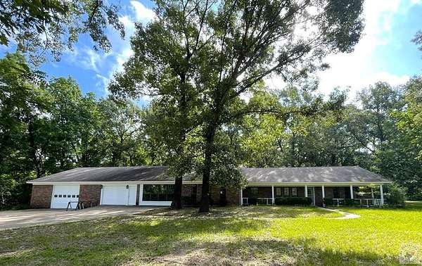 10.5 Acres of Recreational Land with Home for Sale in Texarkana, Texas