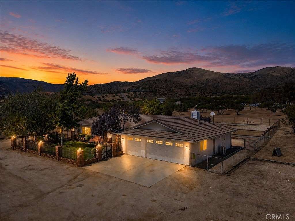 10 Acres of Land with Home for Sale in Acton, California