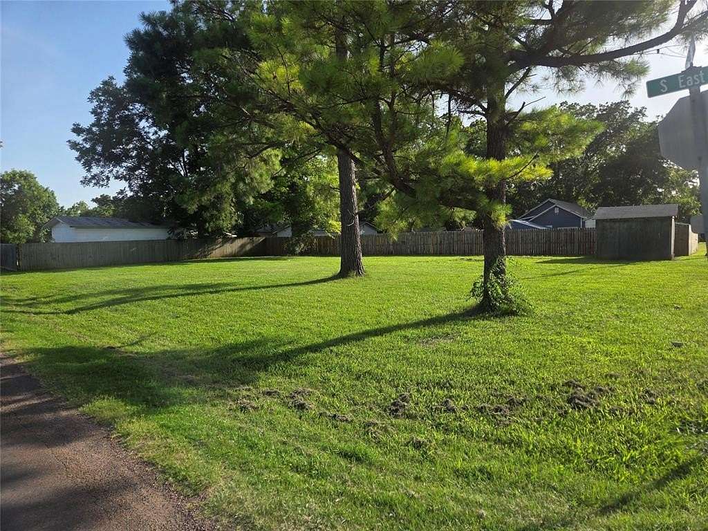 0.19 Acres of Residential Land for Sale in Wynnewood, Oklahoma