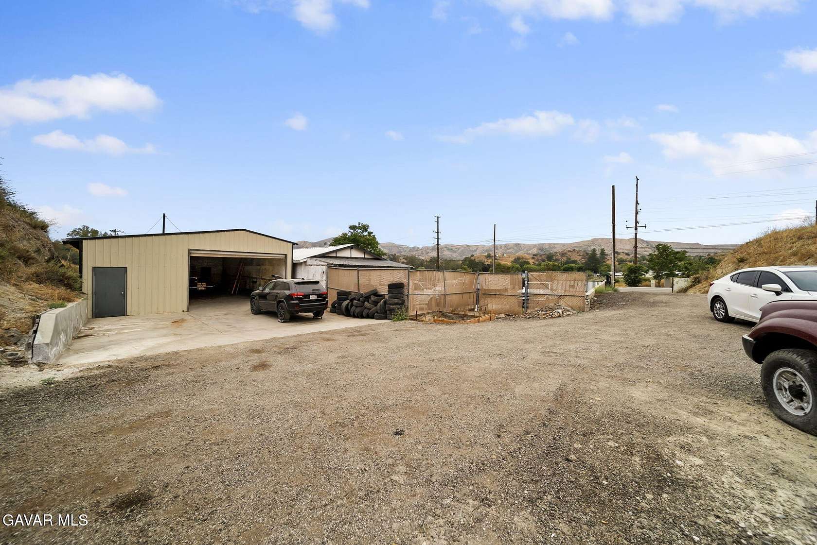 1.8 Acres of Improved Mixed-Use Land for Lease in Canyon Country, California