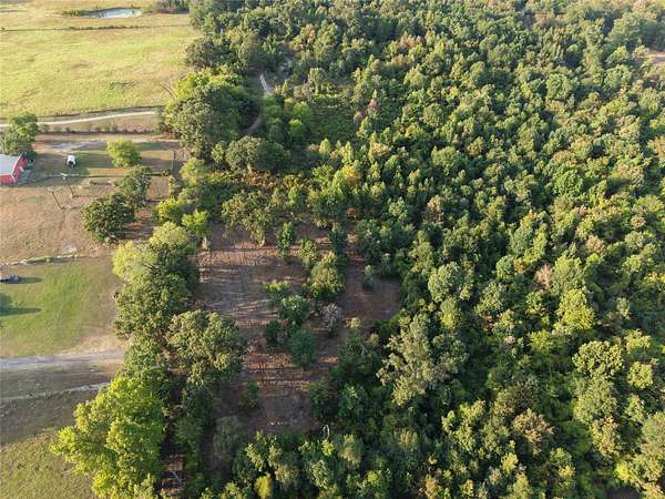 1.5 Acres of Land for Sale in Pittsburg, Texas