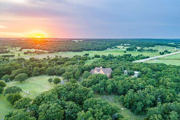 22.9 Acres of Land with Home for Sale in Montague, Texas