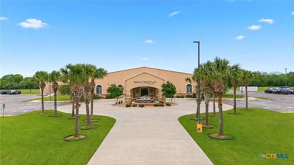 14.8 Acres of Improved Commercial Land for Sale in Victoria, Texas