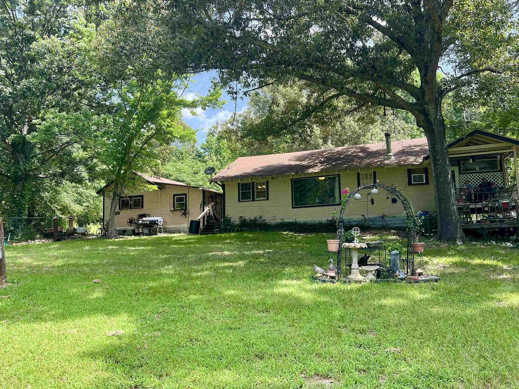 19.6 Acres of Land with Home for Sale in Overton, Texas