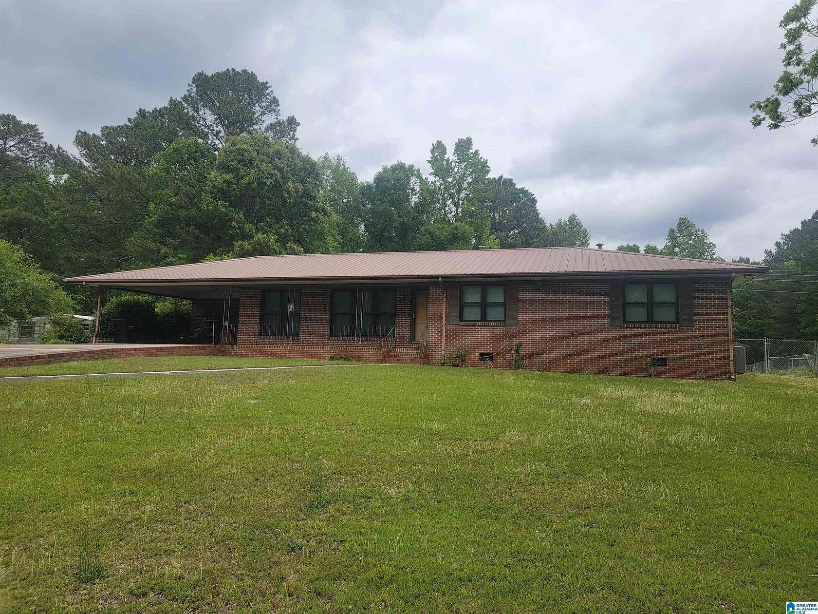 1.5 Acres of Land with Home for Sale in Roanoke, Alabama