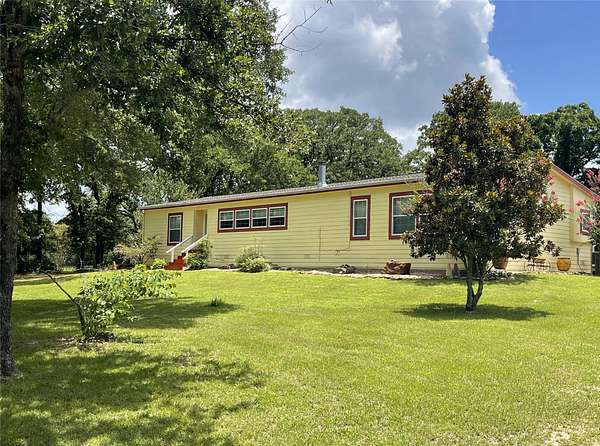 11 Acres of Land with Home for Sale in Oakwood, Texas