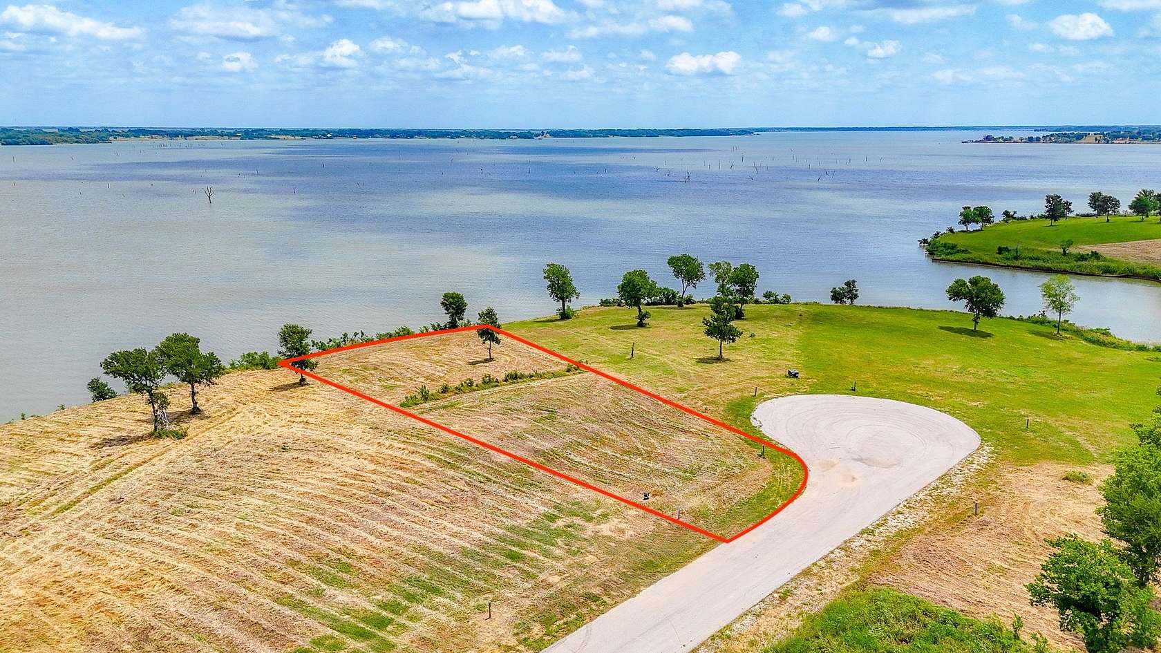 1.26 Acres of Residential Land for Sale in Corsicana, Texas