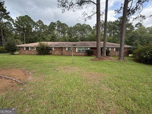 16.6 Acres of Land with Home for Sale in Vidalia, Georgia