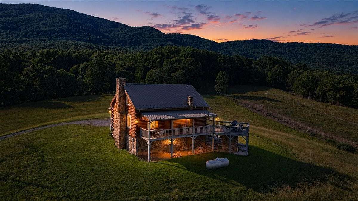 1,162 Acres of Recreational Land with Home for Sale in Tannersville, Virginia