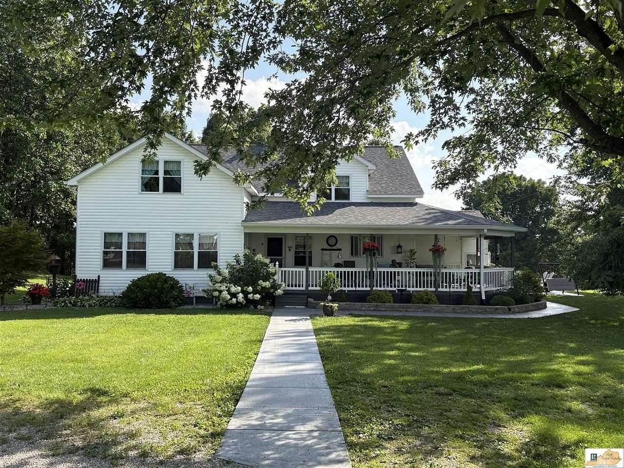98.5 Acres of Land with Home for Sale in Munfordville, Kentucky