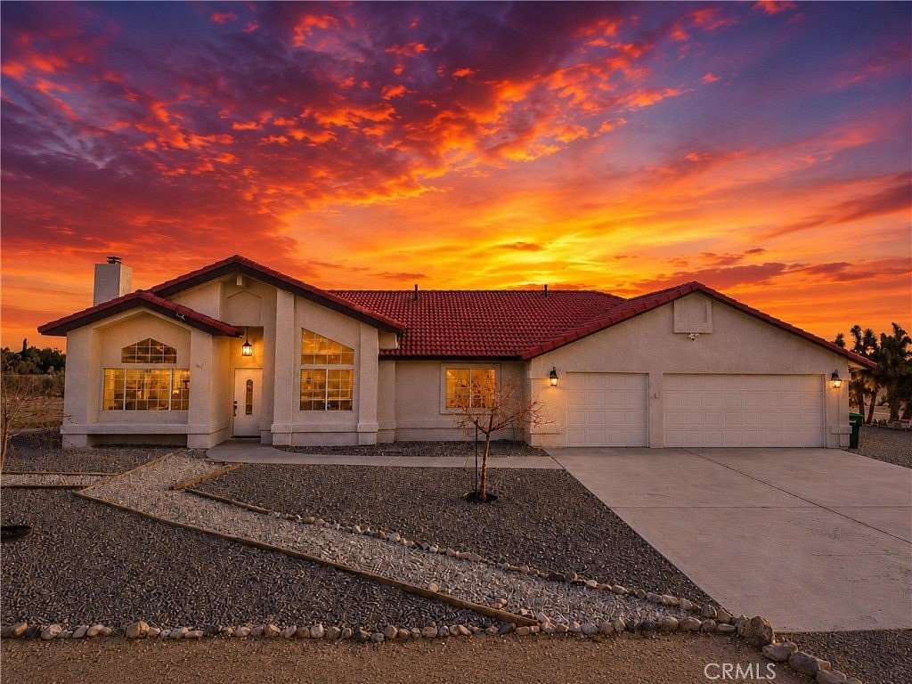 2.22 Acres of Land with Home for Sale in Piñon Hills, California