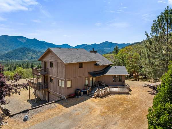 5.26 Acres of Land with Home for Sale in Grants Pass, Oregon