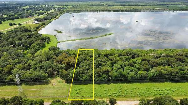 0.95 Acres of Residential Land for Sale in Angleton, Texas