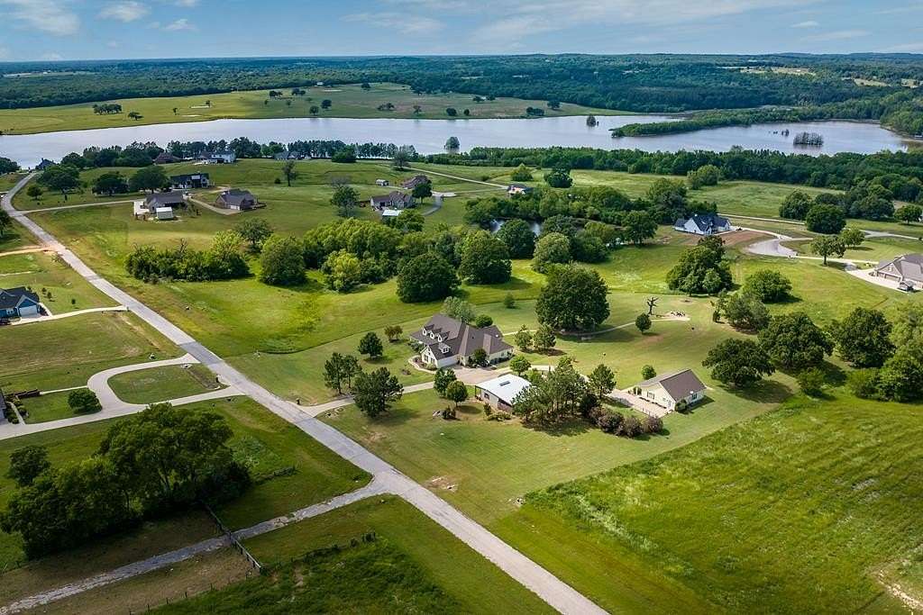 4.14 Acres of Land with Home for Sale in Athens, Texas