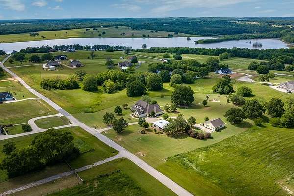 4.14 Acres of Land with Home for Sale in Athens, Texas