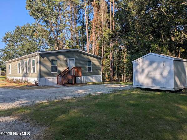 2 Acres of Land with Home for Lease in Jacksonville, North Carolina