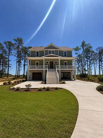 2.38 Acres of Land with Home for Sale in Kilmarnock, Virginia