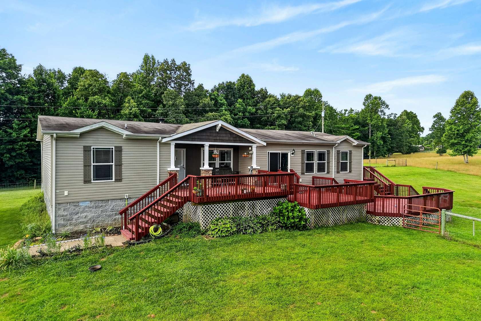 21.3 Acres of Agricultural Land with Home for Sale in Crossville, Tennessee