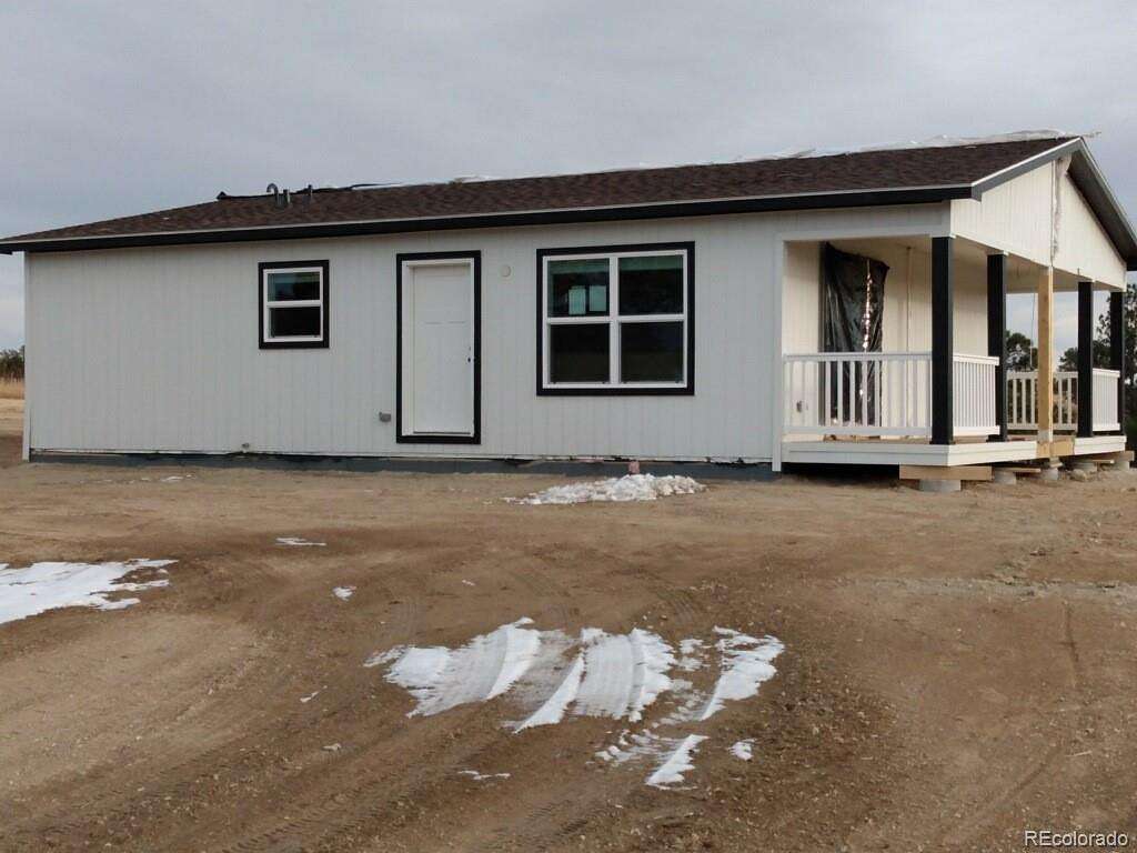 6 Acres of Land with Home for Sale in Deer Trail, Colorado