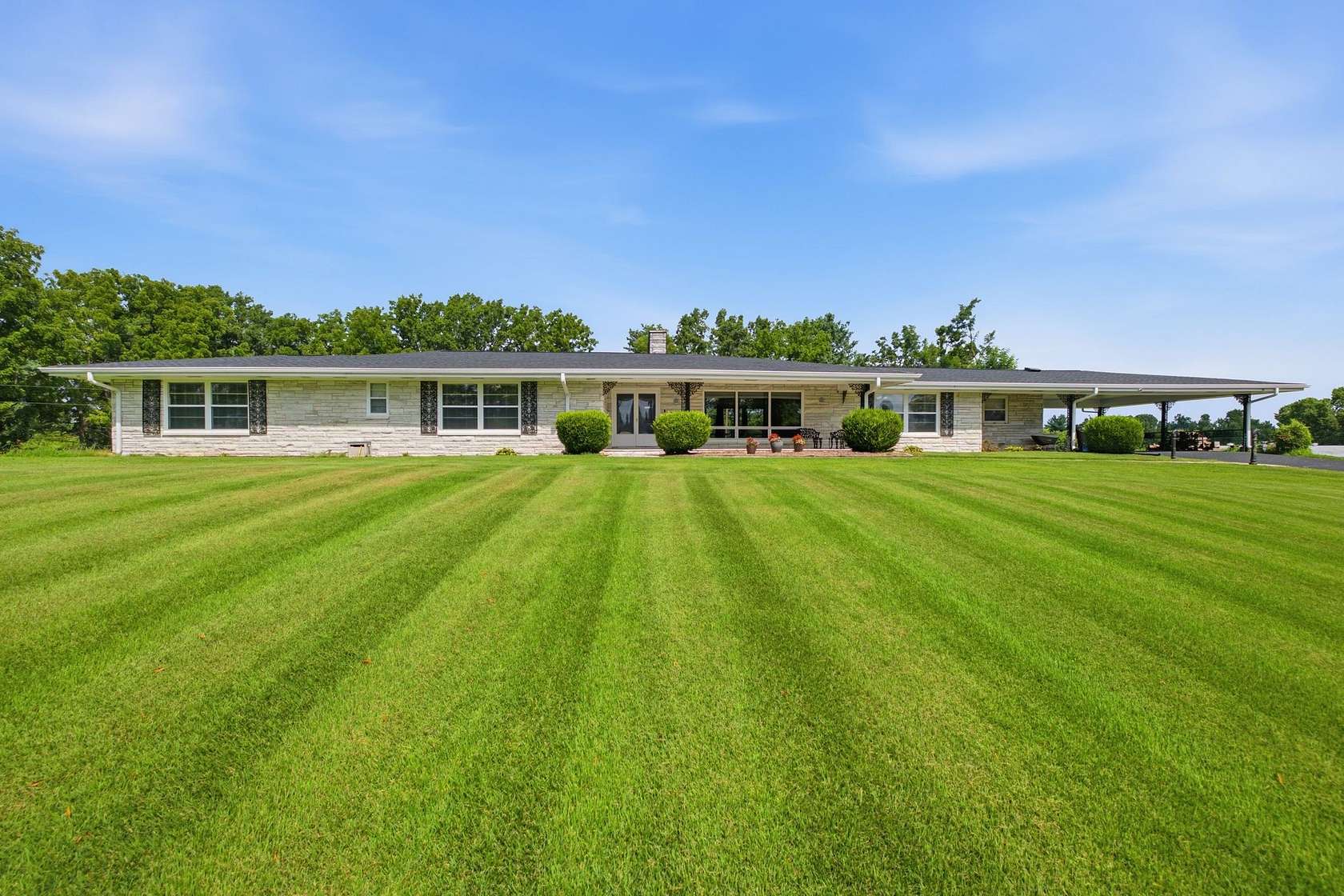 3.6 Acres of Land with Home for Sale in Lafayette, Tennessee