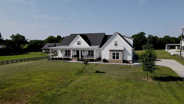 4 Acres of Land with Home for Sale in Columbia, Tennessee