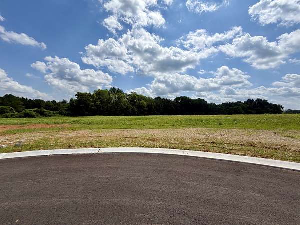 1.6 Acres of Residential Land for Sale in Clarksville, Tennessee