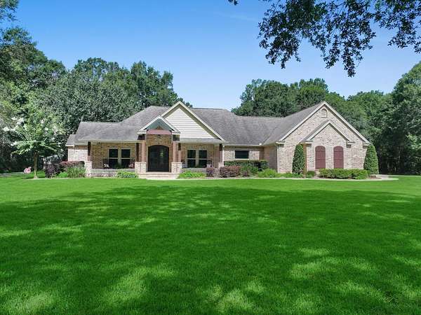 6.69 Acres of Improved Residential Land for Sale in Lumberton, Texas