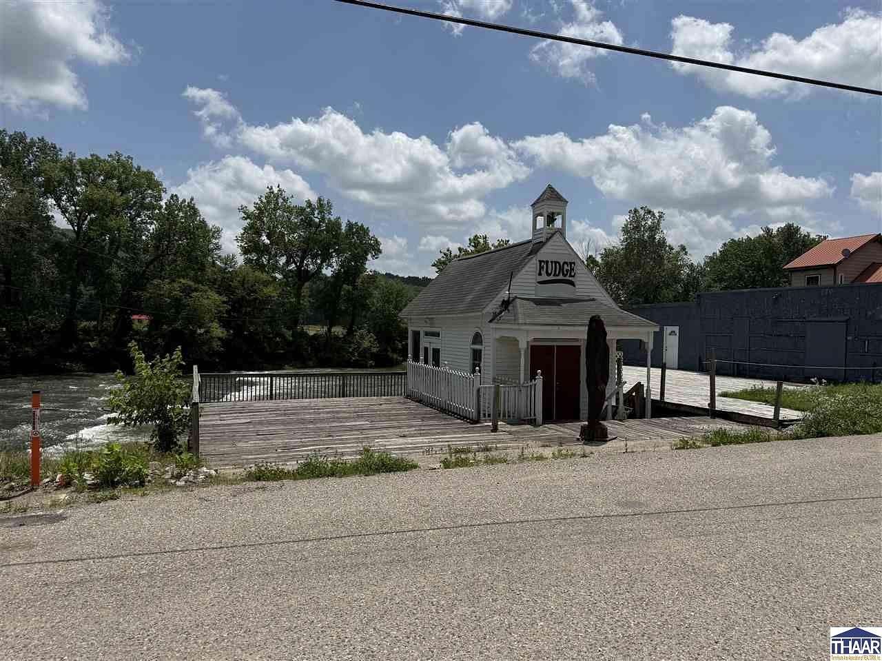 0.12 Acres of Commercial Land for Sale in Rockville, Indiana
