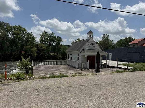 0.12 Acres of Commercial Land for Sale in Rockville, Indiana
