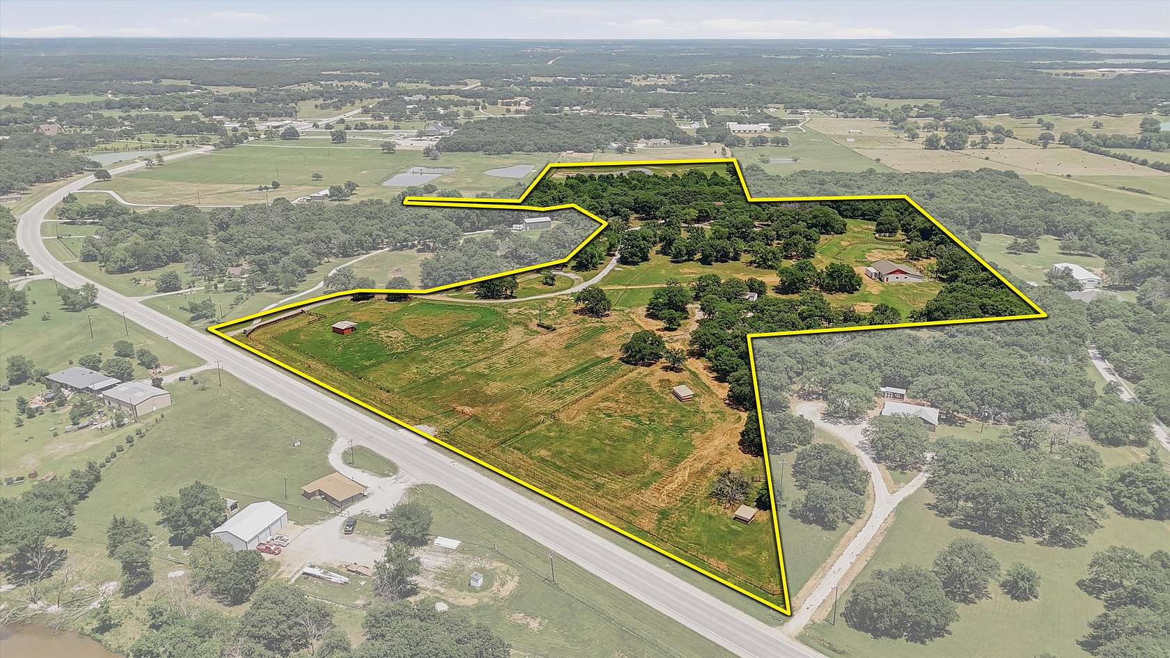 35 Acres of Land with Home for Sale in Valley View, Texas