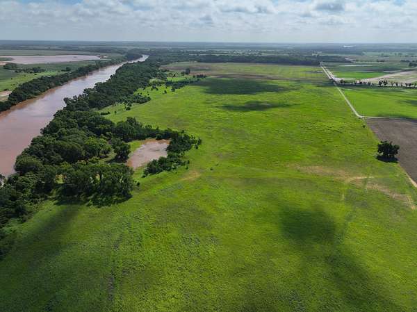 80 Acres of Land for Sale in Ponca City, Oklahoma