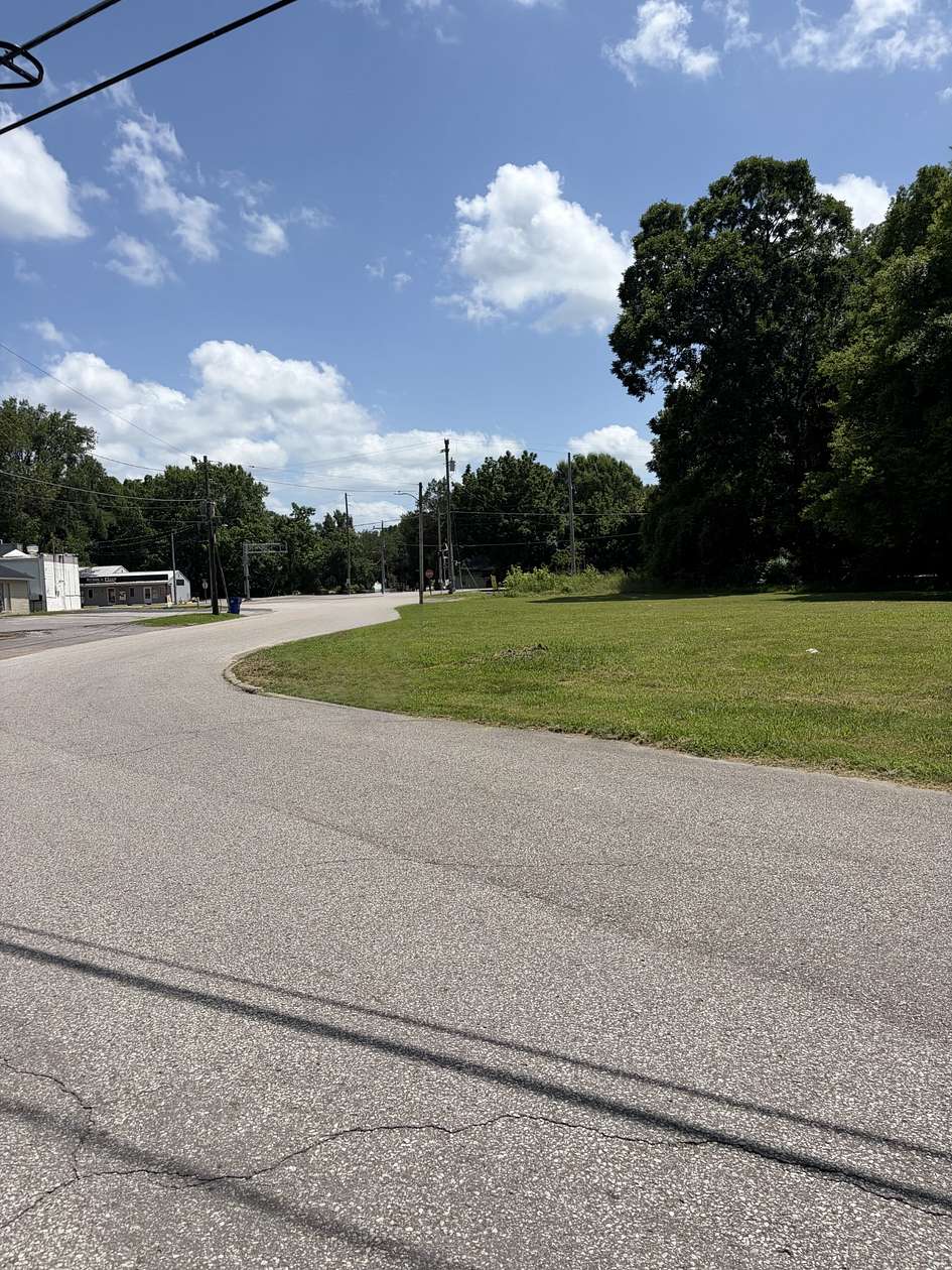1.14 Acres of Residential Land for Sale in McKenzie, Tennessee