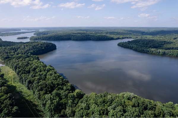 15 Acres of Agricultural Land for Sale in Dover, Tennessee
