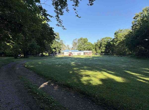 173 Acres of Land with Home for Sale in Lyles, Tennessee