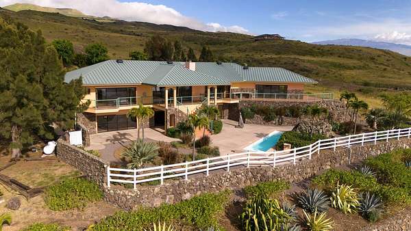 26 Acres of Land with Home for Sale in Waimea, Hawaii