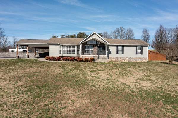 5 Acres of Land with Home for Sale in Dayton, Tennessee