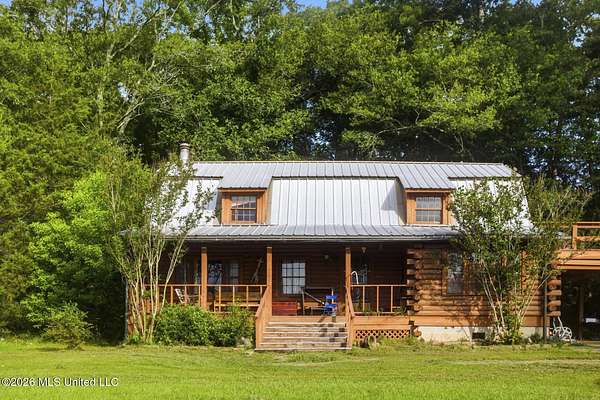 1.62 Acres of Land with Home for Sale in Crystal Springs, Mississippi