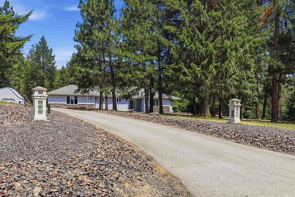5 Acres of Land with Home for Sale in Newman Lake, Washington