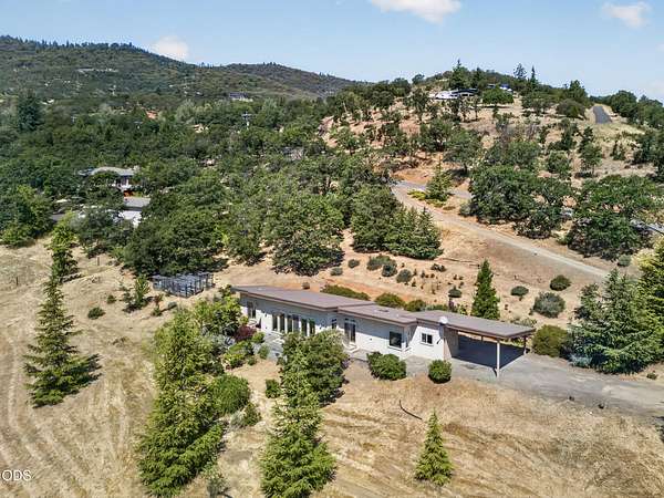 4.79 Acres of Land with Home for Sale in Ashland, Oregon