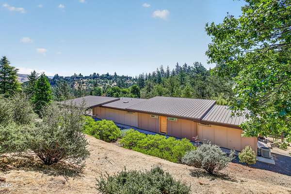 4.79 Acres of Land with Home for Sale in Ashland, Oregon