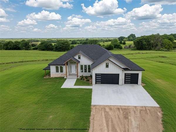 3 Acres of Land with Home for Sale in Sedalia, Missouri