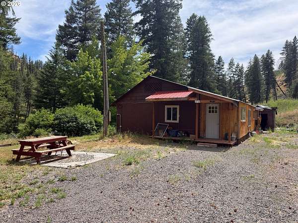 13.7 Acres of Recreational & Residential Land for Sale in Ukiah, Oregon