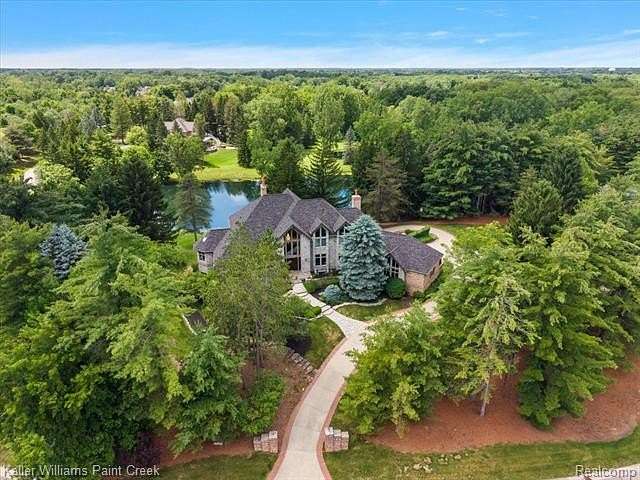 2.6 Acres of Land with Home for Sale in Grand Blanc, Michigan