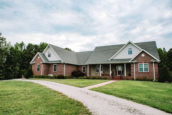 43 Acres of Land with Home for Sale in Puryear, Tennessee
