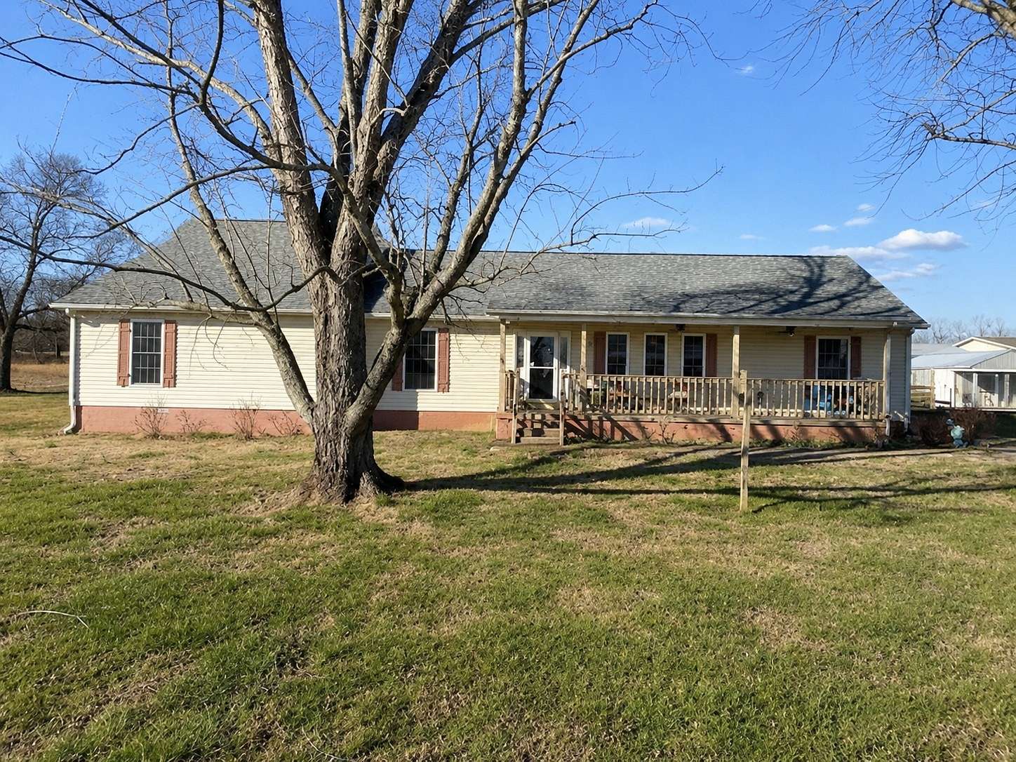 17.4 Acres of Land with Home for Sale in Dickson, Tennessee