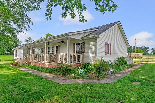 17.4 Acres of Land with Home for Sale in Dickson, Tennessee