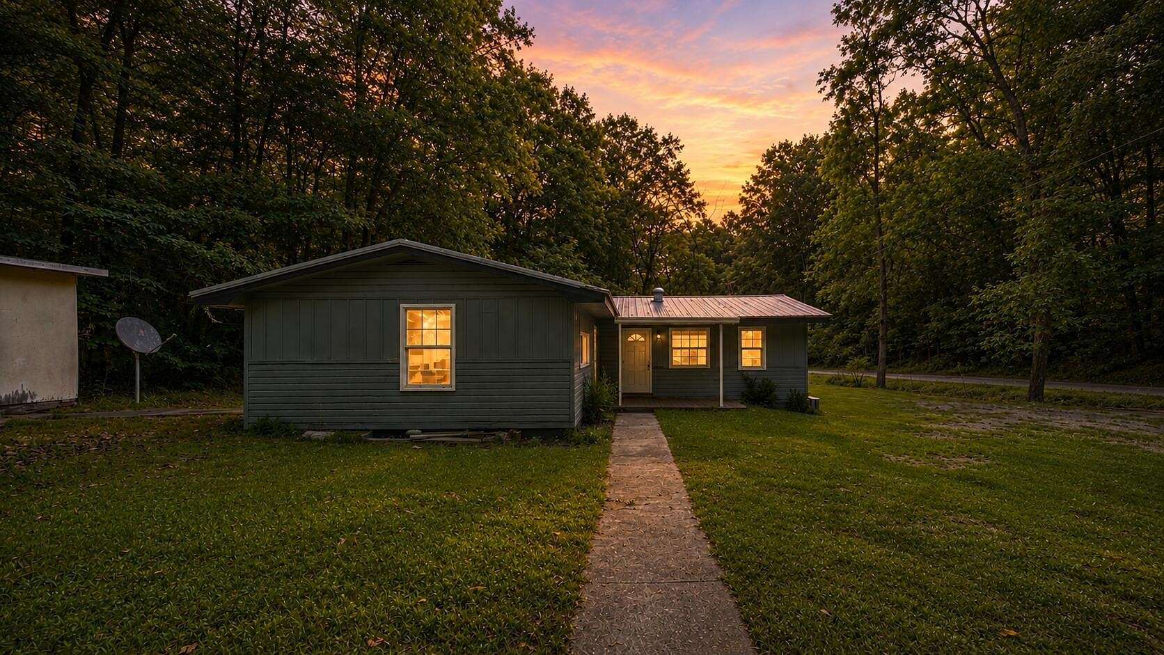 6 Acres of Land with Home for Sale in Athens, Tennessee