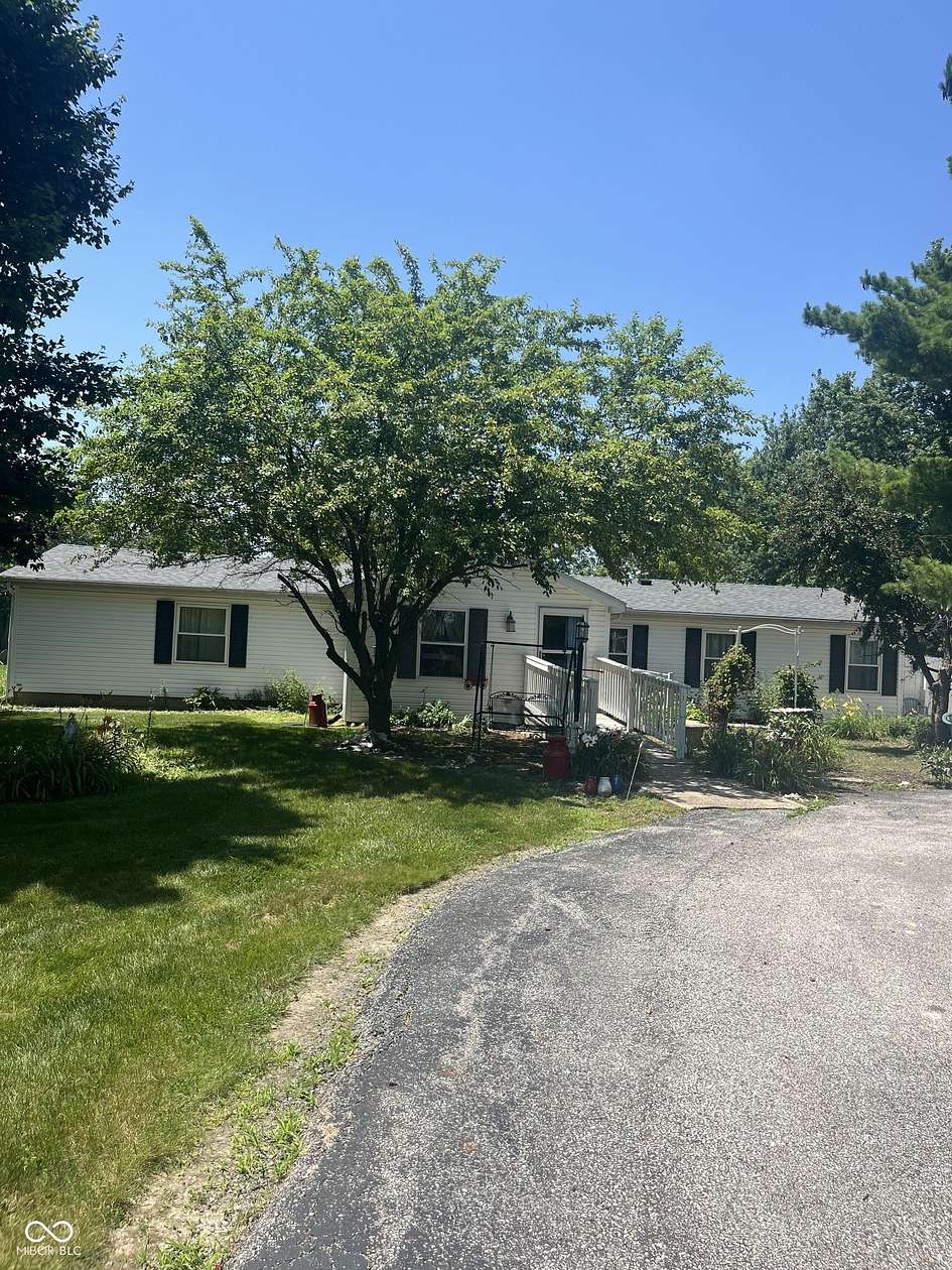 6.25 Acres of Land with Home for Sale in Sheridan, Indiana